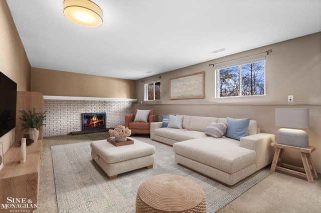 19330 Bainbridge Avenue, Livonia, MI 48152