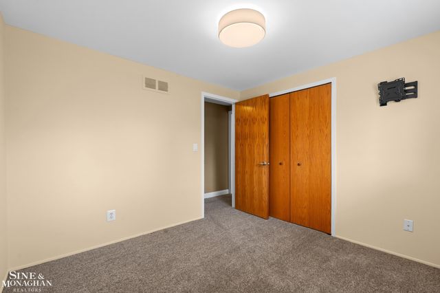 19330 Bainbridge Avenue, Livonia, MI 48152