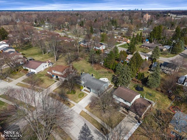 19330 Bainbridge Avenue, Livonia, MI 48152