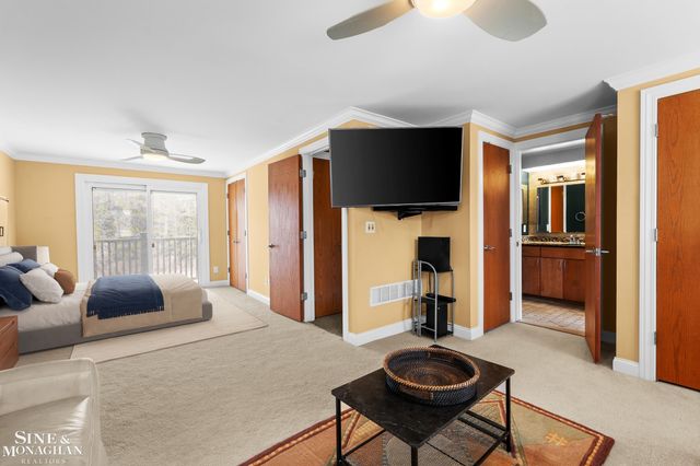 19330 Bainbridge Avenue, Livonia, MI 48152