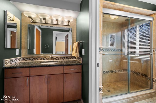 19330 Bainbridge Avenue, Livonia, MI 48152