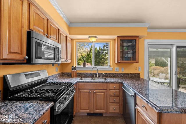 19330 Bainbridge Avenue, Livonia, MI 48152