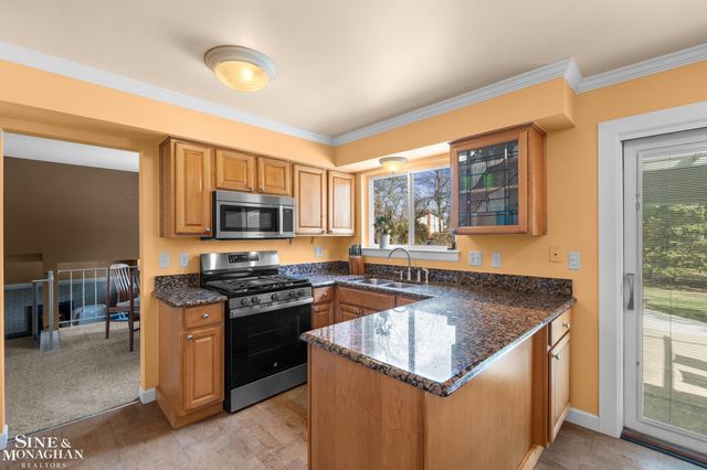 19330 Bainbridge Avenue, Livonia, MI 48152