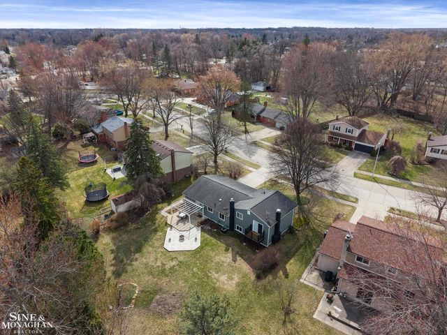 19330 Bainbridge Avenue, Livonia, MI 48152