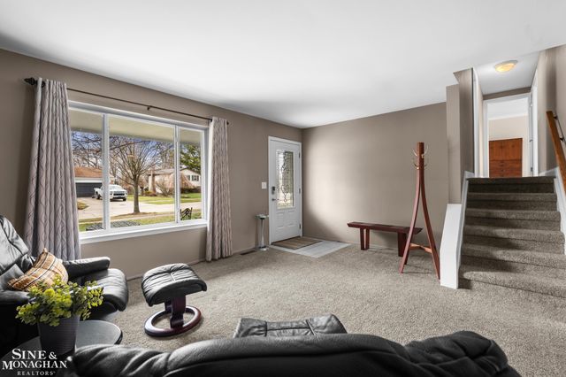 19330 Bainbridge Avenue, Livonia, MI 48152