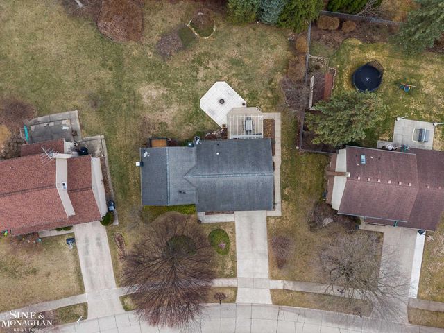 19330 Bainbridge Avenue, Livonia, MI 48152