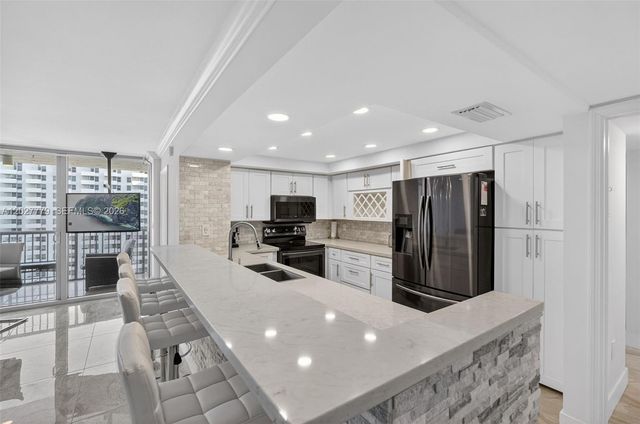 2655 Collins Avenue 1407, Miami Beach, FL 33140