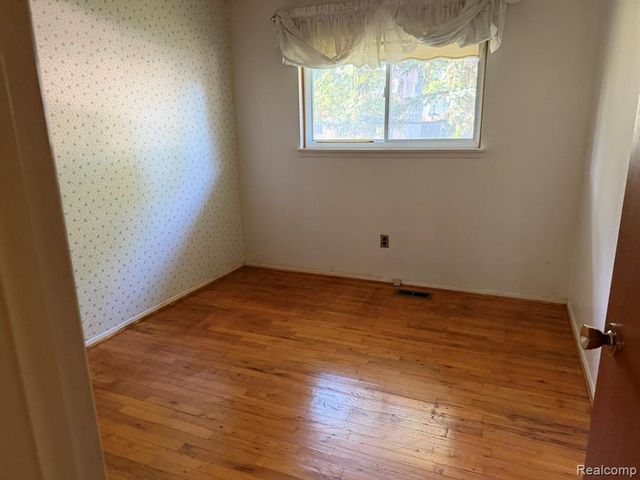 22475 Cranbrook Street, Trenton, MI 48183