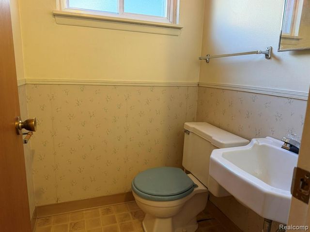 22475 Cranbrook Street, Trenton, MI 48183
