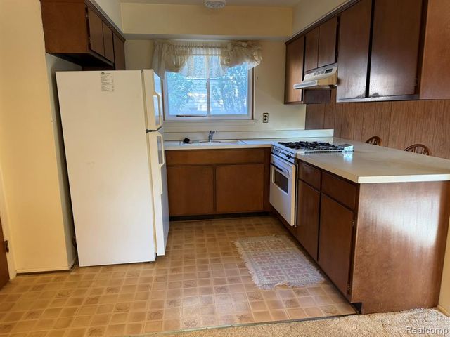 22475 Cranbrook Street, Trenton, MI 48183