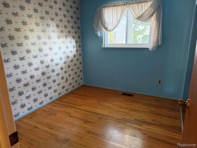 22475 Cranbrook Street, Trenton, MI 48183