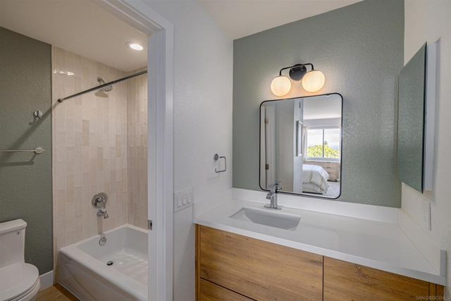 3020 Cowley Way 207, San Diego, CA 92117