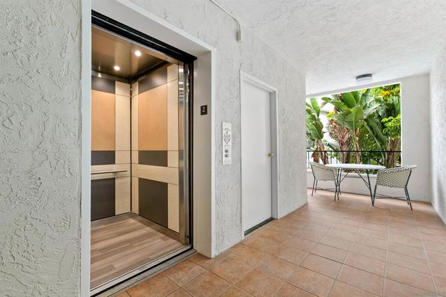 3020 Cowley Way 207, San Diego, CA 92117