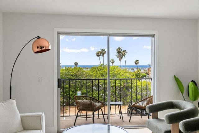 3020 Cowley Way 207, San Diego, CA 92117