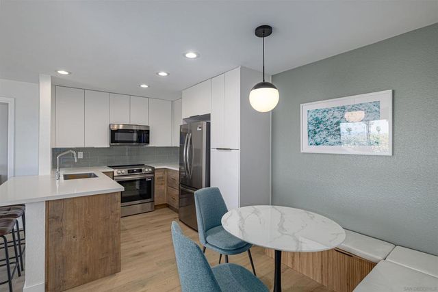3020 Cowley Way 207, San Diego, CA 92117
