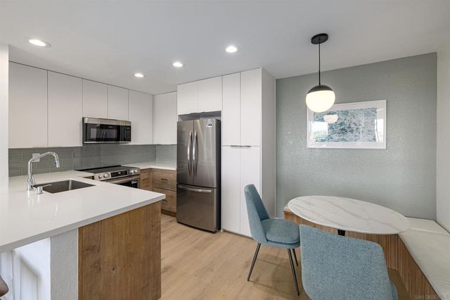 3020 Cowley Way 207, San Diego, CA 92117