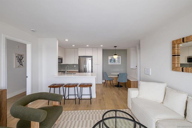 3020 Cowley Way 207, San Diego, CA 92117