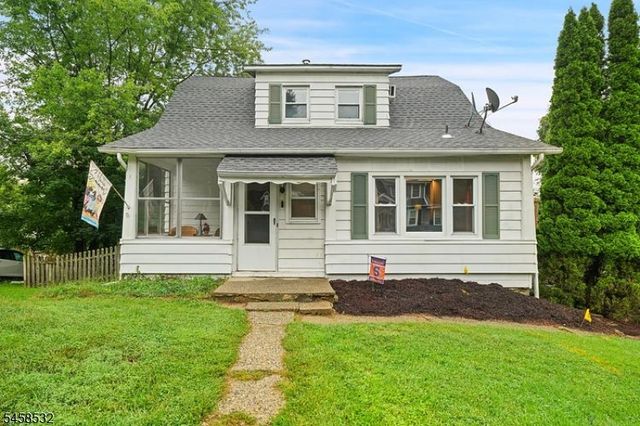 62 Vreeland Ave, Bloomingdale Boro, NJ 07403
