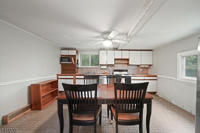 62 Vreeland Ave, Bloomingdale Boro, NJ 07403
