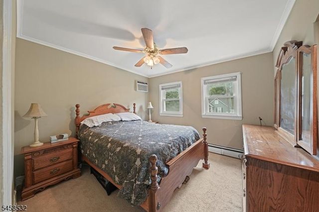 62 Vreeland Ave, Bloomingdale Boro, NJ 07403