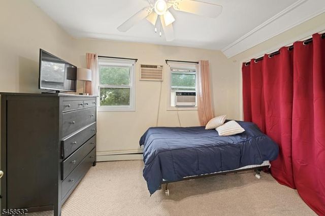 62 Vreeland Ave, Bloomingdale Boro, NJ 07403