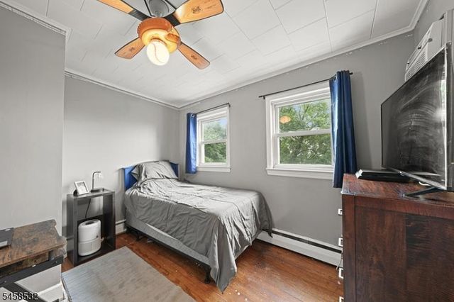 62 Vreeland Ave, Bloomingdale Boro, NJ 07403