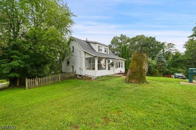 62 Vreeland Ave, Bloomingdale Boro, NJ 07403