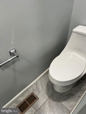 1912 TOMLINSON RD, Philadelphia, PA 19116