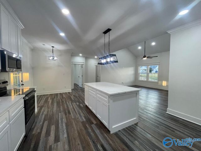 146 Carrington Lane, Albertville, AL 35950