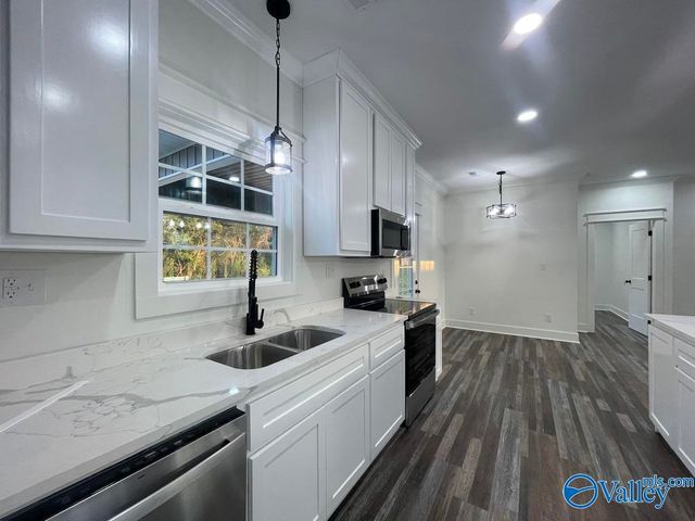 146 Carrington Lane, Albertville, AL 35950