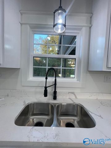 146 Carrington Lane, Albertville, AL 35950