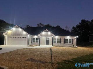 146 Carrington Lane, Albertville, AL 35950
