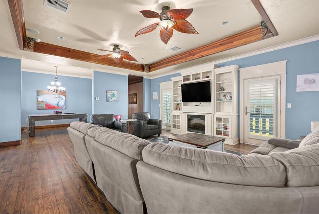 973 Kenlyn Drive, Crystal Beach, TX 77650