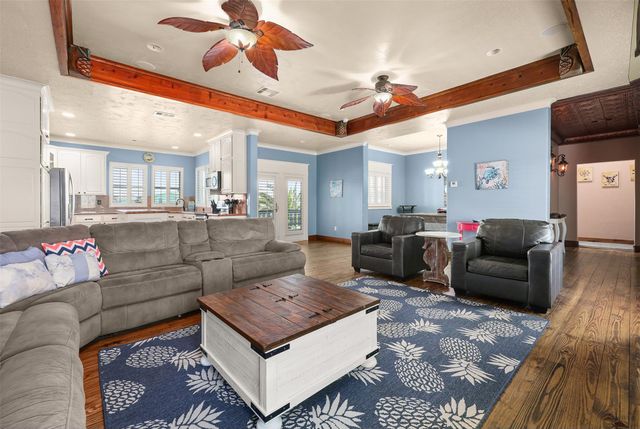 973 Kenlyn Drive, Crystal Beach, TX 77650