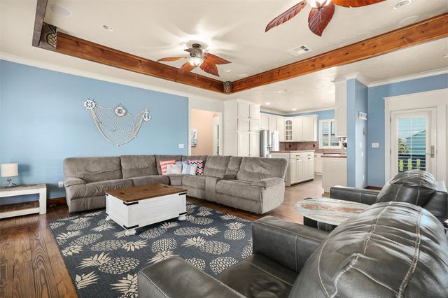 973 Kenlyn Drive, Crystal Beach, TX 77650