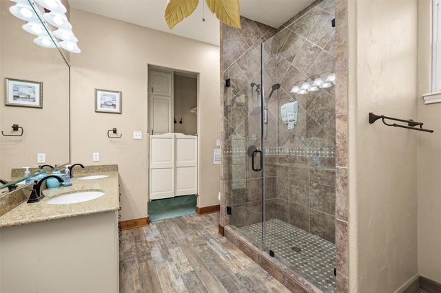 973 Kenlyn Drive, Crystal Beach, TX 77650