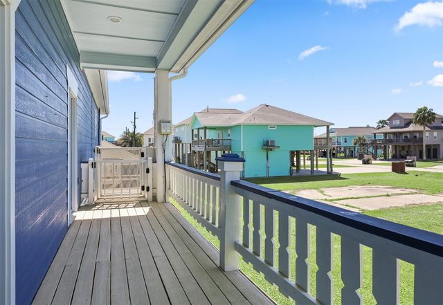 973 Kenlyn Drive, Crystal Beach, TX 77650
