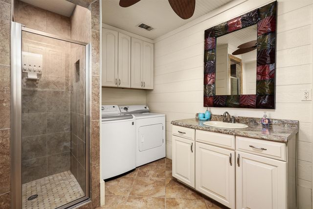 973 Kenlyn Drive, Crystal Beach, TX 77650