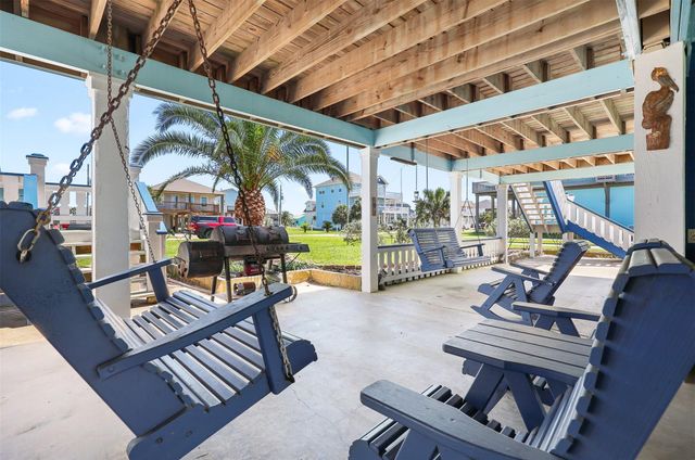 973 Kenlyn Drive, Crystal Beach, TX 77650