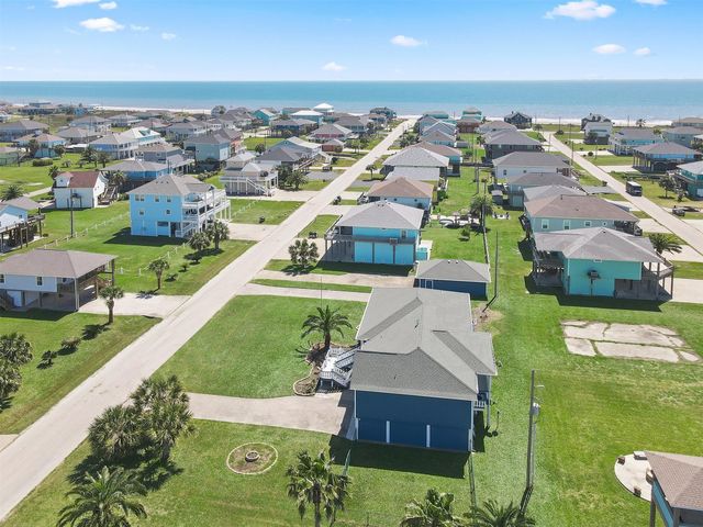 973 Kenlyn Drive, Crystal Beach, TX 77650