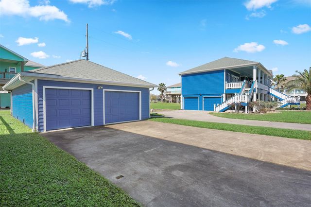 973 Kenlyn Drive, Crystal Beach, TX 77650