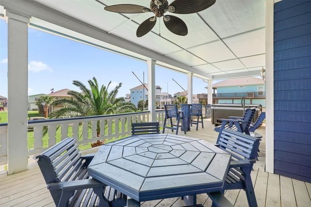 973 Kenlyn Drive, Crystal Beach, TX 77650