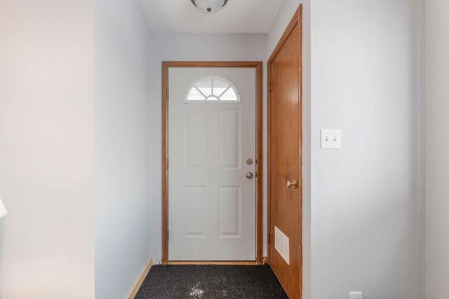 1221 Home Place, Faribault, MN 55021