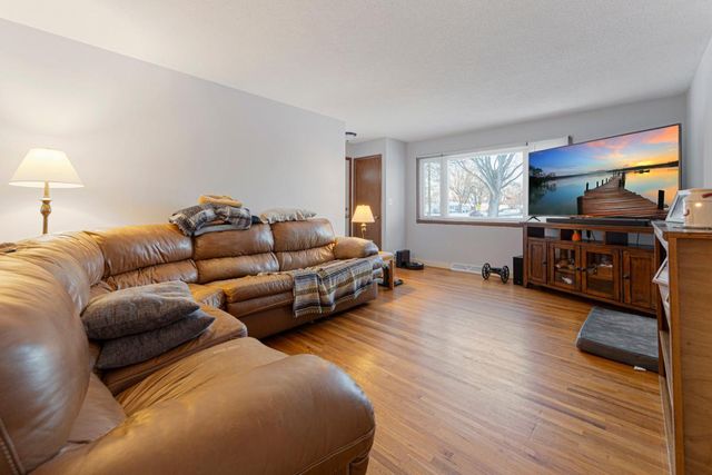 1221 Home Place, Faribault, MN 55021