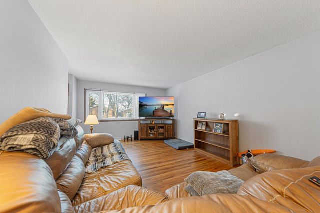 1221 Home Place, Faribault, MN 55021