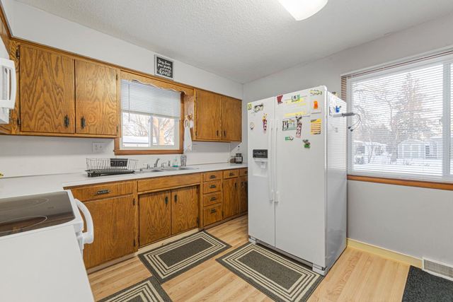 1221 Home Place, Faribault, MN 55021