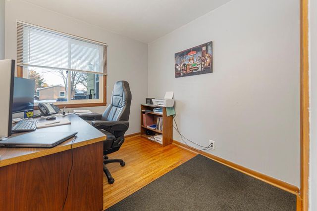 1221 Home Place, Faribault, MN 55021