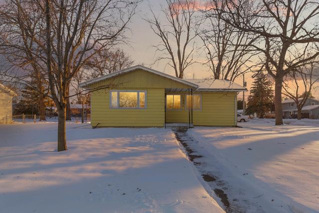 1221 Home Place, Faribault, MN 55021