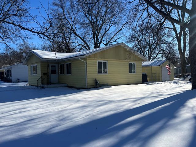 1221 Home Place, Faribault, MN 55021