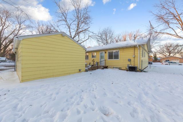 1221 Home Place, Faribault, MN 55021